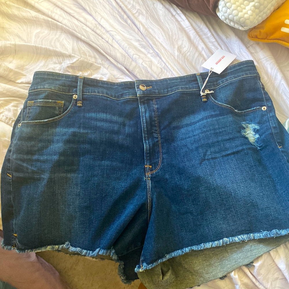 Good American Denim shorts NWT